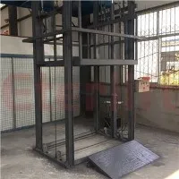 Персональний вантажний ліфт
