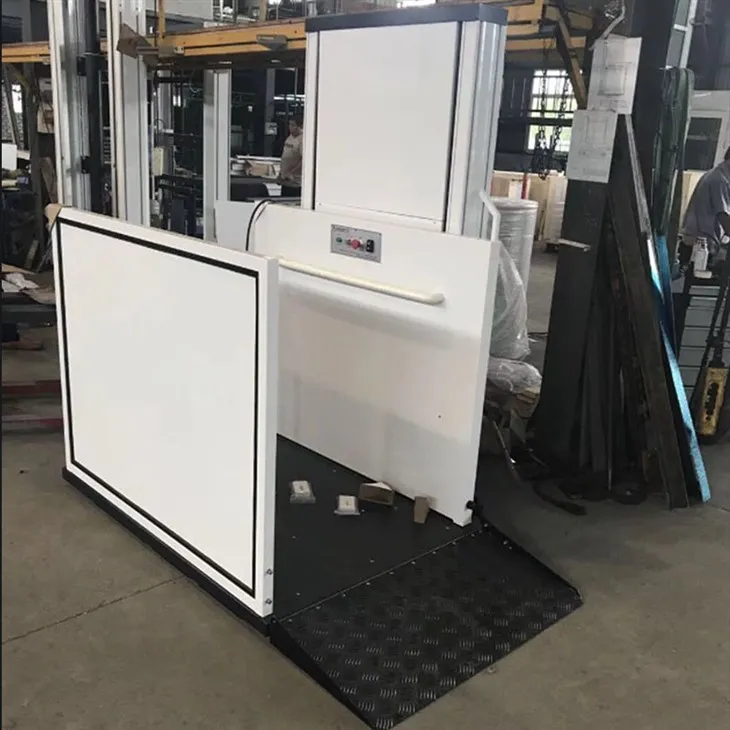 Електричний підйомник для інвалідних візків